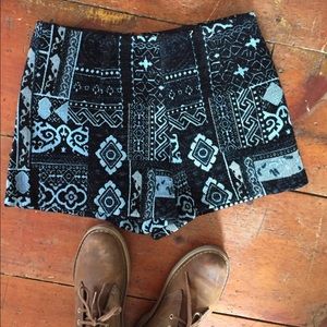 High waisted stitched shorts